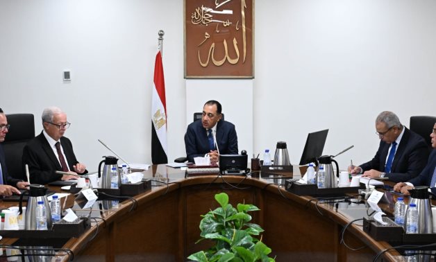 رئيس الوزراء يتابع مستجدات الموقف التنفيذي لمشروعات تطوير الشركة القابضة للغزل والنسيج