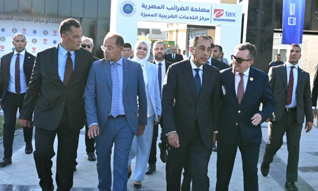 رئيس الوزراء يفتتح مركز الخدمات الضريبية المميزة بالعلمين الجديدة.. ويشهد إطلاق «موبايل أبلكيشن» للتصرفات العقارية
