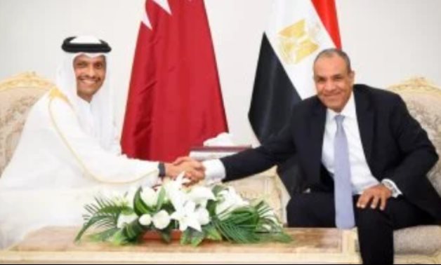 وزير الخارجية يبحث مع رئيس وزراء قطر تطورات "علم الروم" والعلاقات الثنائية.. عبد العاطي يستعرض تطورات مشروعات قطر فى اقتصادية قناة السويس.. ويؤكد: التبادل التجاري بين القاهرة والدوحة ارتفع 80% خلال 2025