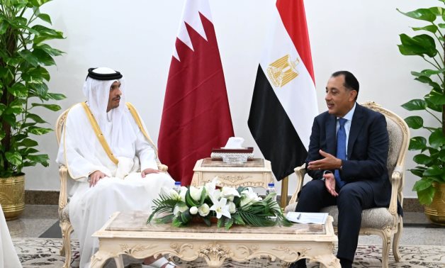 رئيس الوزراء يستقبل نظيره القطرى لبحث سبل تعزيز التعاون المشترك فى المجالات المختلفة