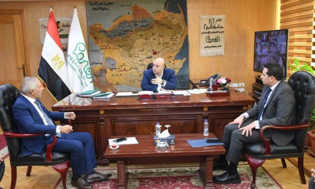 النائب مصطفى البنا يقدم رؤية شاملة لمحافظ الفيوم لإنهاء أزمات الري والمرور بإطسا
