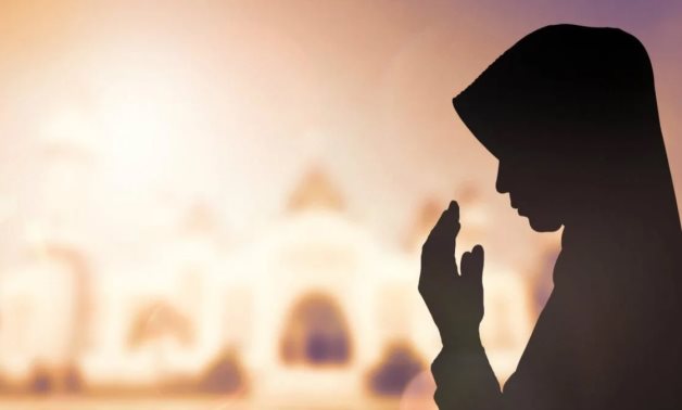 المولد النبوى.. كيف كان حضور المرأة فى حياة النبي؟.. يقوم على الرحمة والاحترام وصيانة الكرامة.. كان أبرَّ الناس بالأمهات وأوفاهم للزوجات وأرحمهم بالبَنات وأحسنهم تقديرًا لمشاعر النساء وأدوارهن فى المجتمع