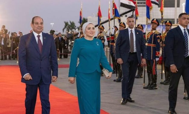 السيدة انتصار السيسى: من أرض النيل نرحب بكل محبة بالرئيس الصينى وقرينته