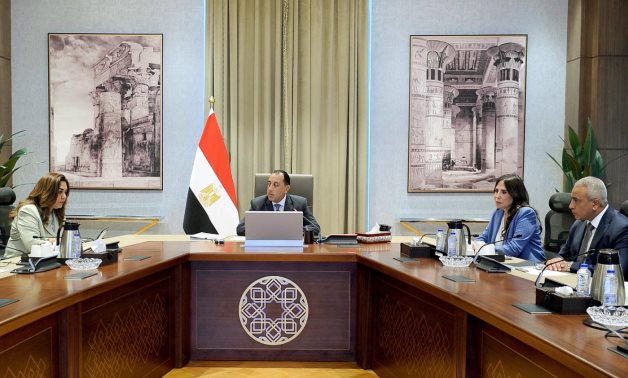 رئيس الوزراء يكلف بالبدء بتشجير الطريق الدائري وعدد من المحاور والطرق الرئيسية 