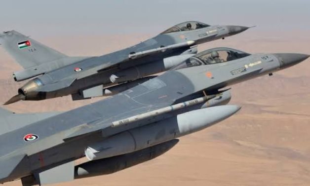 إيران تقصف الأردن بـ 20 صاروخا باليستيا.. الجيش الأردني يعلن التصدي لـ 18 صاروخ.. رئيس البرلمان: نقف صفا واحدا خلف قواتنا المسلحة.. ومصر تؤكد رفضها لأي أعمال تصعيدية من شأنها توسيع دائرة الصراع