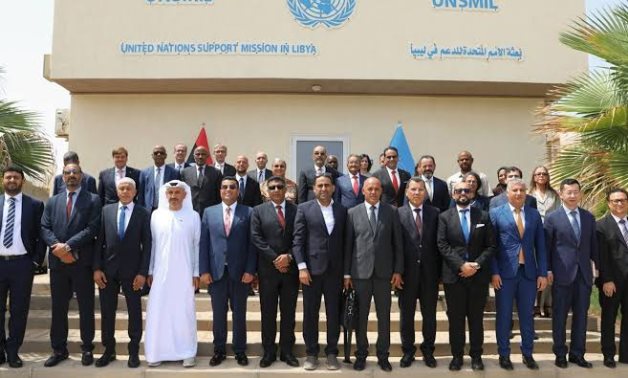 تطورات متسارعة فى المشهد الليبى.. تحركات لتشكيل لجنة حوار جديدة لتمرير مخرجات 4+4.. مجلس الدولة يسقط عضوية اثنين لمشاركتهما في الحوار الأممى.. ومجلس الأمن: توافق اللجنة المصغرة خطوة مهمة نحو إجراء الانتخابات