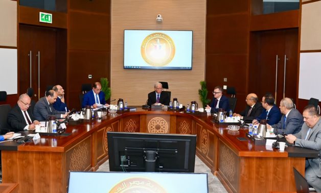 حسين عيسى يتابع الجهود والاستعدادات لبدء تطبيق موازنة البرامج والأداء
