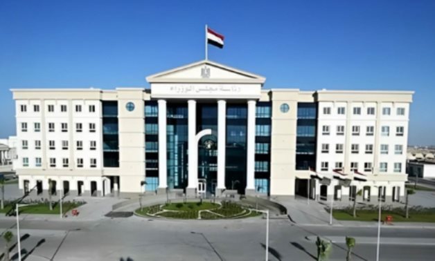 قرار جمهورى بتجديد تعيين علاء قاسم فى وظيفة أمين عام مجلس الوزراء