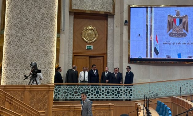 بالصور.. أول جولة لـ"برلماني" داخل مجلس الشيوخ بالعاصمة الإدارية