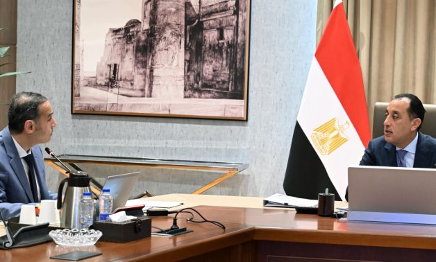 رئيس الوزراء يبحث مع رئيس الهيئة العامة للرقابة المالية مستجدات الأنشطة المالية غير المصرفية