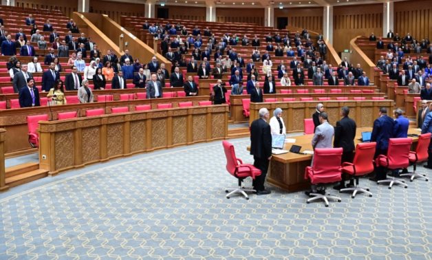 «نشرت السلام في الأرض».. مجلس النواب يقف حدادًا ويقرأ الفاتحة على روح النائبة أماني أبو سحلي..نواب في رثاءها:أم فاضلة واختارت العفو وطالبت بصعيد بلا ثأر رغم ألم الفقد..العطيفي: فقدتها الإنسانية