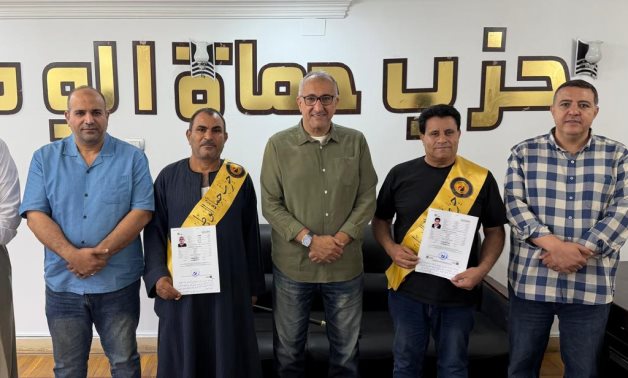  "حماة الوطن" بالمنيا يطلق مبادرة "إحنا ضيوفك" لرفع الوعي في القرى.. ويسلم تأشيرات عمرة للفائزين من قطاع التعليم