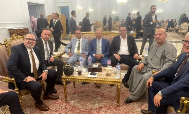 نواب البرلمان يتوافدون علي المجلس قبل انطلاق الجلسة العامة الثالثة   
