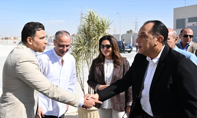 رئيس الوزراء يفتتح مستودع السويس الاستراتيجي للسلع الغذائية بحي عتاقة  
