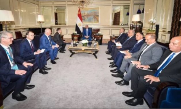 خلال استقباله المدير العام لـ روس أتوم فى موسكو.. فخامة الرئيس السيسى يؤكد أهمية محطة الضبعة النووية لتلبية الاحتياجات من الكهرباء والطاقة.. ويشدد على أهمية التنسيق لتنفيذ المشروع وفقًا للأطر الزمنية المحددة