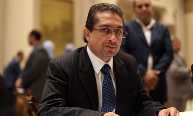 كريم سالم "نائب النزهة": رئيس هيئة النقل العام وعدنى بزيادة الأوتوبيسات فى ألماظة