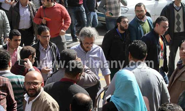 مرصد الإفتاء يرصد أصواتًا إخوانية تحرِّض "الأطباء" على التصعيد وتدعو لاستغلال الأزمة