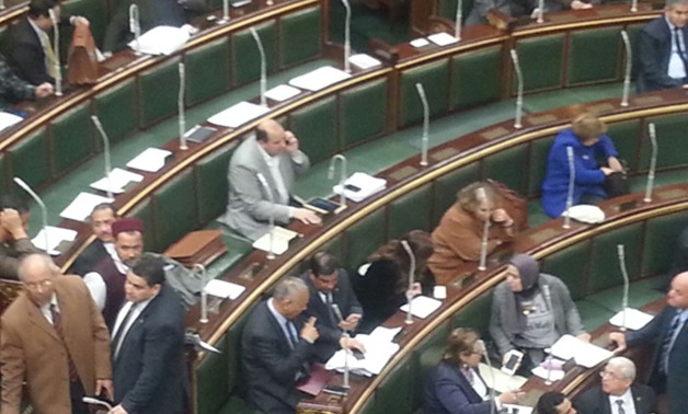 بدء توافد أعضاء مجلس النواب إلى مقر البرلمان‎ لحضور جلسة مناقشة اللائحة