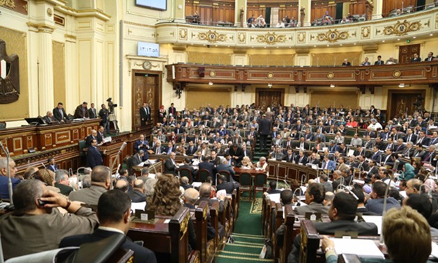 البرلمان يرفض إضافة عبارة "القانون" بعد "الدستور واللائحة" فى المادة الأولى باللائحة