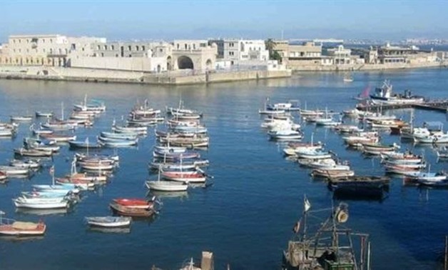 غلق ميناء البرلس ووقف الصيد بسبب سوء الأحوال الجوية وارتفاع الأمواج فى كفر الشيخ 