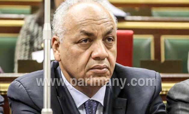 النائب مصطفى بكرى يشكر أعضاء البرلمان بعد إسقاط عضوية توفيق عكاشة