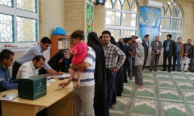 بدء التصويت بانتخابات الشورى والخبراء فى إيران.. وروحانى يأمل بتعزيز موقفه