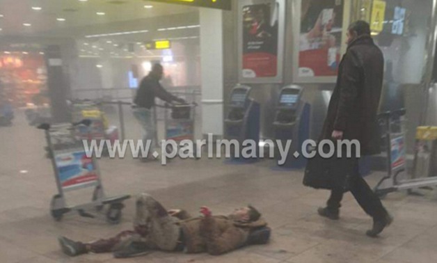 بالفيديو: اللحظات الأولى لتفجير مترو بروكسل.. وحالة رعب وفزع تسيطر على المارة