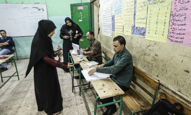 اللجان الانتخابية تغلق أبوابها فى 14 محافظة بالمرحلة الأولى.. وبدء عمليات الفرز