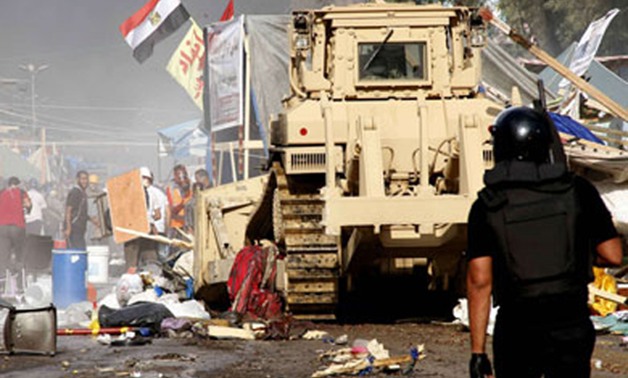 جنايات القاهرة تواصل نظر "فض اعتصام رابعة" والقاضى يسمح للدفاع بدخول القفص 