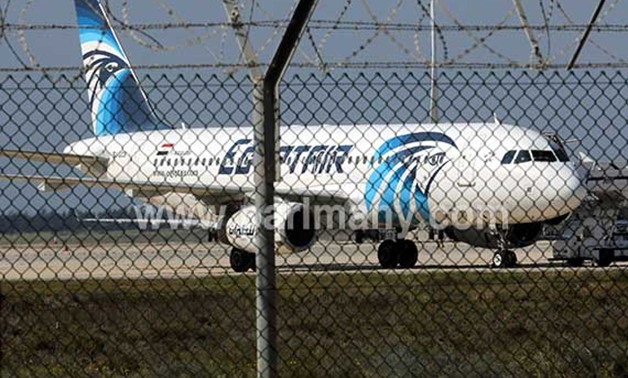 بالفيديو.. لحظة الإفراج عن ركاب طائرة "مصر للطيران" المخطوفة فى قبرص 