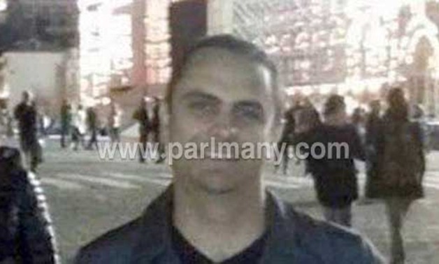 قائد الطائرة المختطفة فى قبرص.. ننشر صورة الطيار عمرو جمال المحتجز فى "لارنكا"