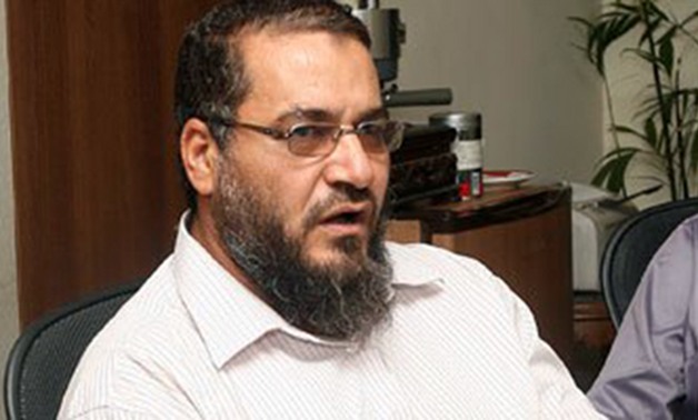 حبس صفوت عبد الغنى وعلاء أبو النصر 15 يوما بتهمة الانضمام لجماعة غير قانونية