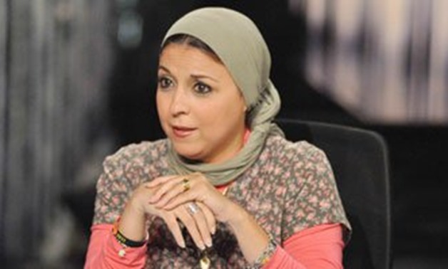 إسراء عبد الفتاح تطالب بالكشف عن سبب منعها من السفر 
