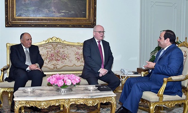 نائب "ميركل" يزور القاهرة الشهر الجارى والسيسى يؤكد تطلع مصر لتعزيز علاقاتها بألمانيا 