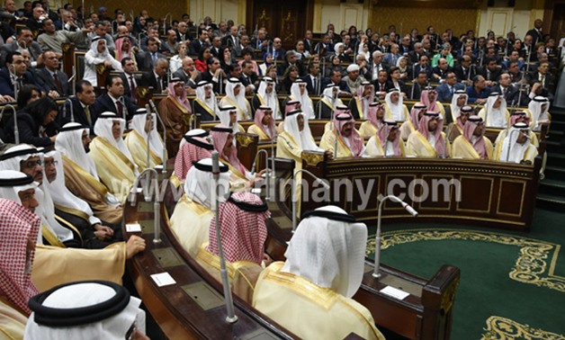 بالفيديو..الوفد المرافق لـ"الملك سلمان" يصل مقر مجلس النواب بـ"قصر العينى"