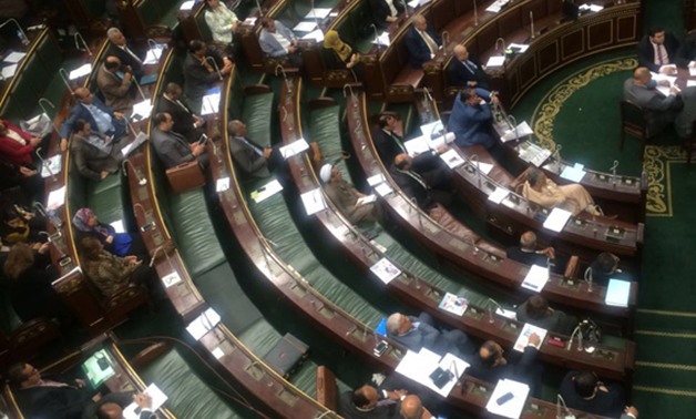 النواب يتجاهلون تعليمات عبد العال ويتوافدون على البرلمان بعد نص ساعة من موعد الجلسة