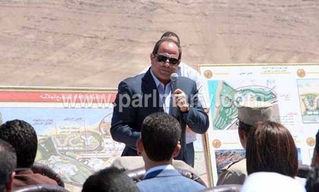 الرئيس السيسى مهنئا الشعب بتحرير سيناء: ذكرى تؤكد عراقة الدولة المصرية 