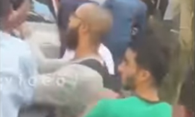 بالفيديو.. أهالى عابدين يطاردون المتضامين مع متظاهرى "تعيين الحدود" 