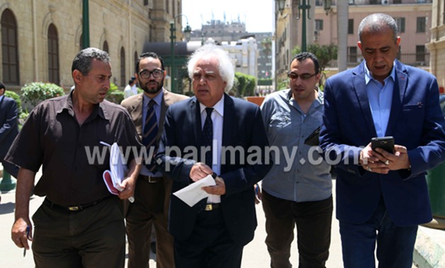 النائب سمير غطاس يعتذر فى الجلسة العامة اليوم عما بدر منه أمام البرلمان