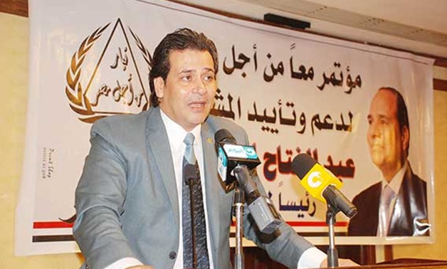 أنور الرفاعى ينسحب من هيئة الدفاع عن عمرو بدر ومحمود السقا.. ويؤكد دعمه لـ"الصحفيين"