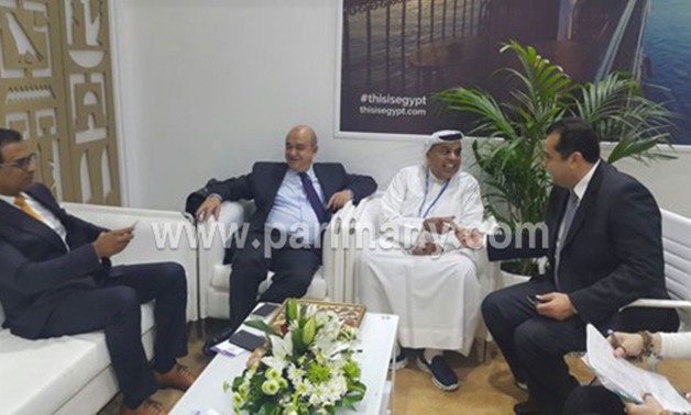 بالصور.. وزير السياحة يناقش مع شركة "فلاى دبى" تسيير خطوط طيران من الخليج إلى مصر