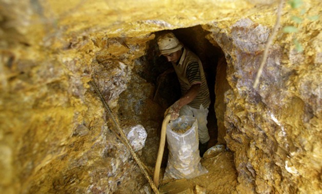 البترول: طرح مزايدة عالمية للبحث عن الذهب فى 8 مناطق قبل نهاية يونيو