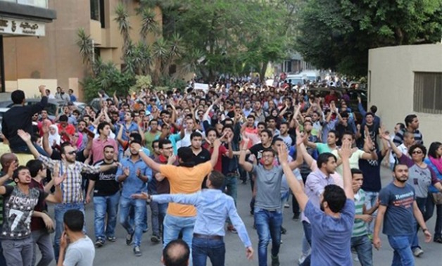 نيابة قصر النيل تحقق مع 53 متهمًا بإثارة الشغب فى مظاهرات 25 أبريل