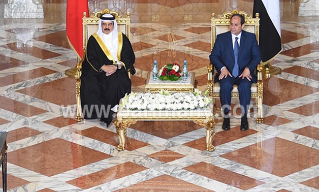 الرئيس السيسى والعاهل البحرينى يشهدان حفلا فنيا بقصر عابدين