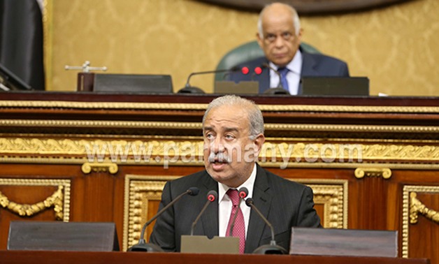 رئيس الوزراء يغادر البرلمان بعد إلقاء بيانه على الأعضاء بشأن إعلان الطوارئ فى سيناء
