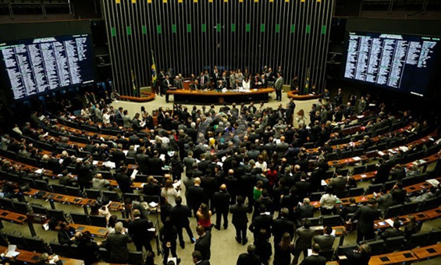 مجلس الشيوخ البرازيلى يوافق على بدء إجراءات محاكمة رئيسة البلاد