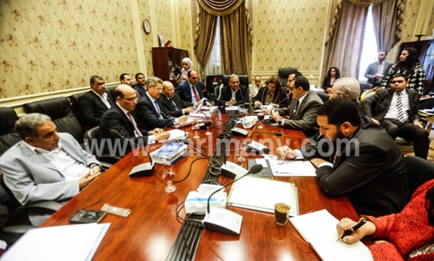 اجندة البرلمان.. "عبد العال" يجتمع بأعضاء "حقوق الإنسان" بسبب أزمة التيار الديمقراطى
