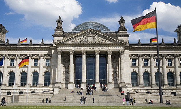 البرلمان الألمانى يصدق على قانون يبطل فيه زواج من دون 16 عاما