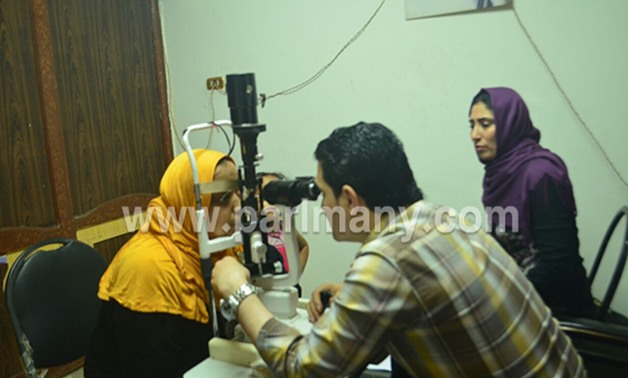 بالصور.. حزب الوفد ينظم قافلة طبية لعلاج وجراحات العيون بالعمرانية مجانًا