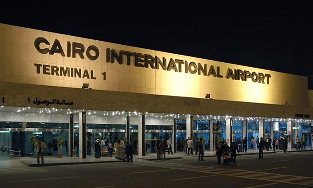 مطار القاهرة يحبط محاولة لتهريب 31 ألف دولار إلى أبو ظبى